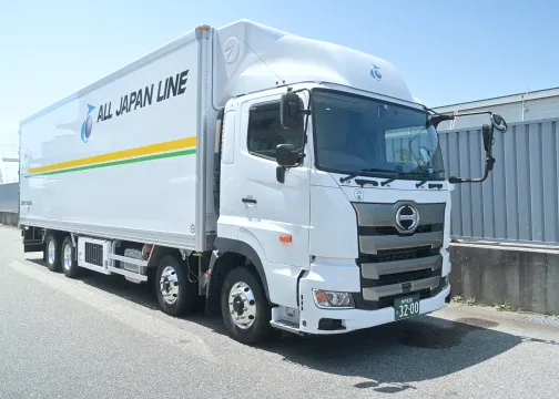 全国の協力会社様とのネットワークによる高い集車力で、急なご要望にもお応えいたします。