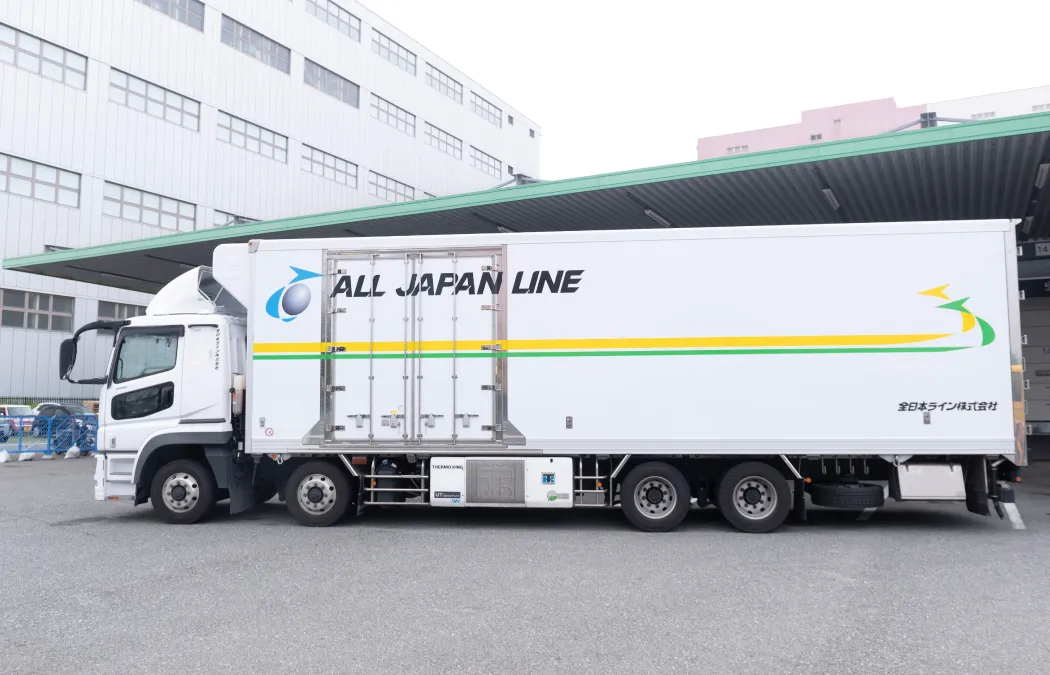 大型冷凍冷蔵車①